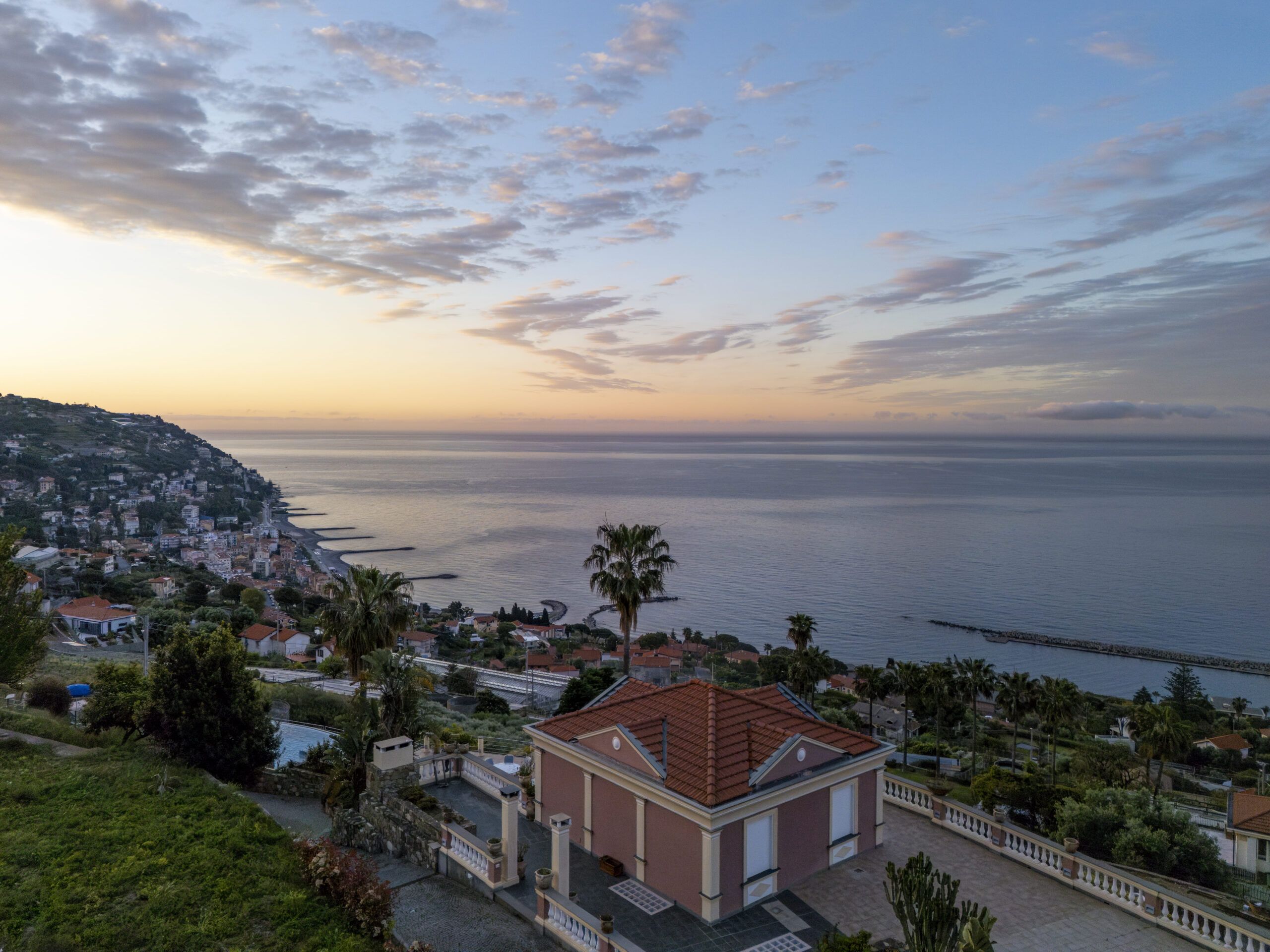 Villa Caroleo Piscina a sfioro sfondo panoramico